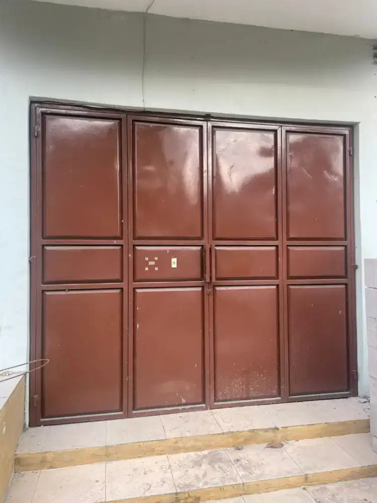 Pintu lipat besi 4 daun pintu