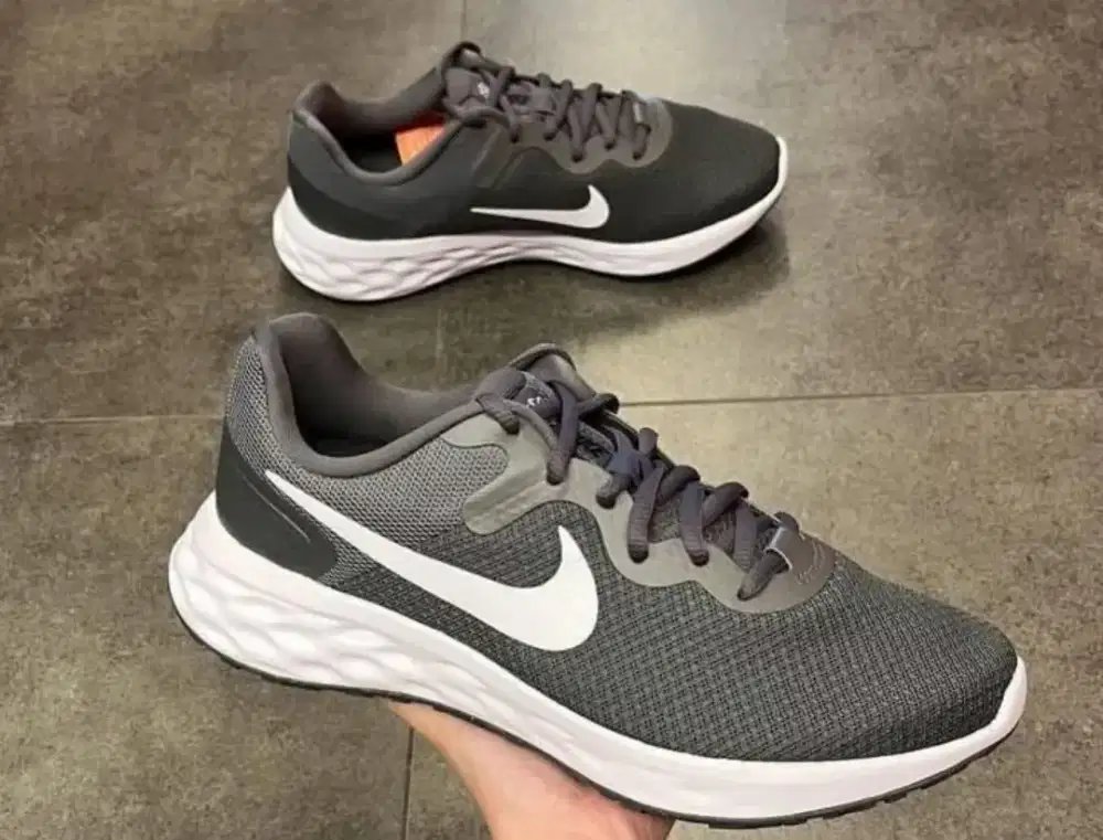 Sepatu running Nike revolution size 42 ori murah