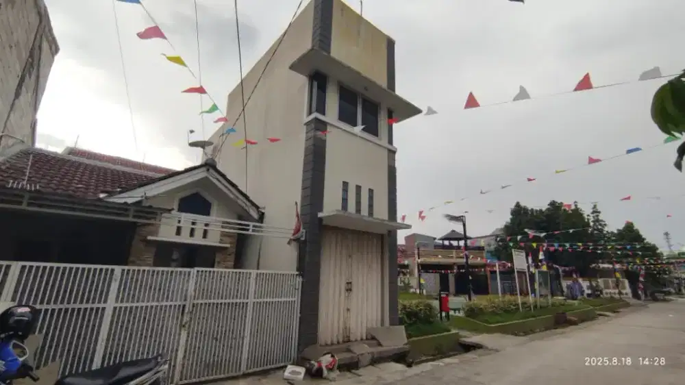 Disewakan / Dijual (harga nego) rumah plus Toko