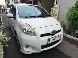Yaris E manual KM 80rb 2013