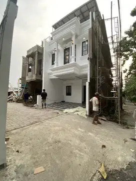 2,5 lantai di depan iblam,tanah baru,depok,akses 2 mobil