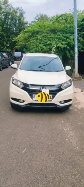 Dijual cepat HRV E AT 2018 putih