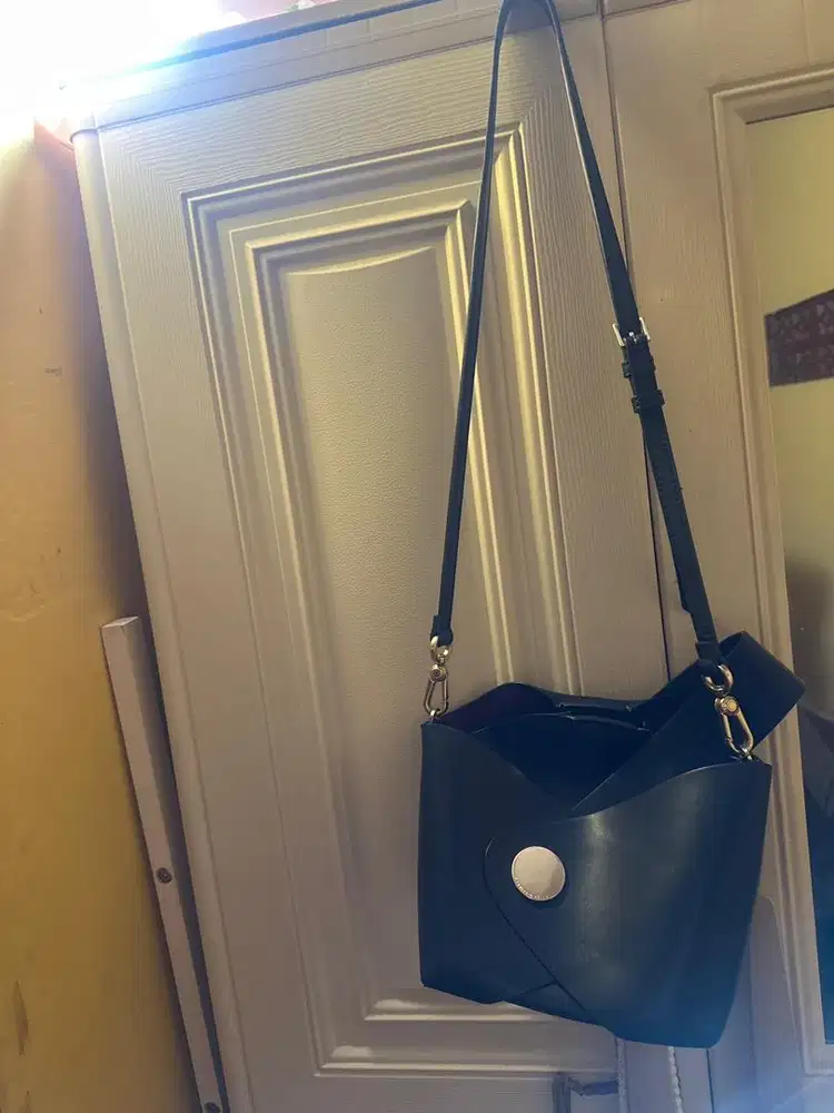 Tas charles n keith original