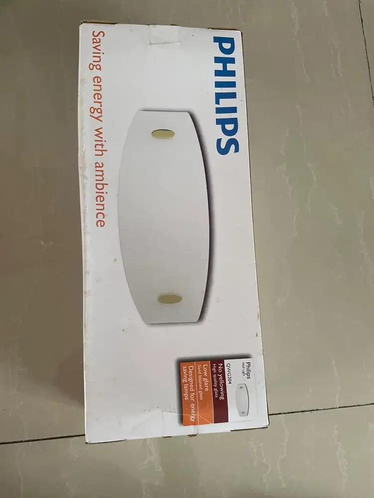Phillips wall light