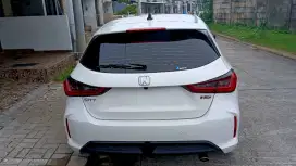 DIJUAL CEPAT HONDA CITY HATCHBACK RS 2023 AT Putih Mutiara Istimewa