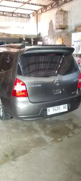 Dijual grand livina matic th 11,komplit,plat h,dst.Rp 83 juta-nego.