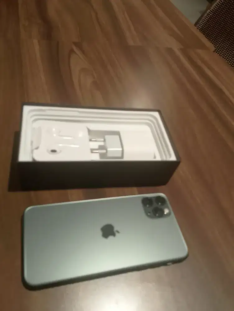 Iphone 11 pro max 256gb lebih terang