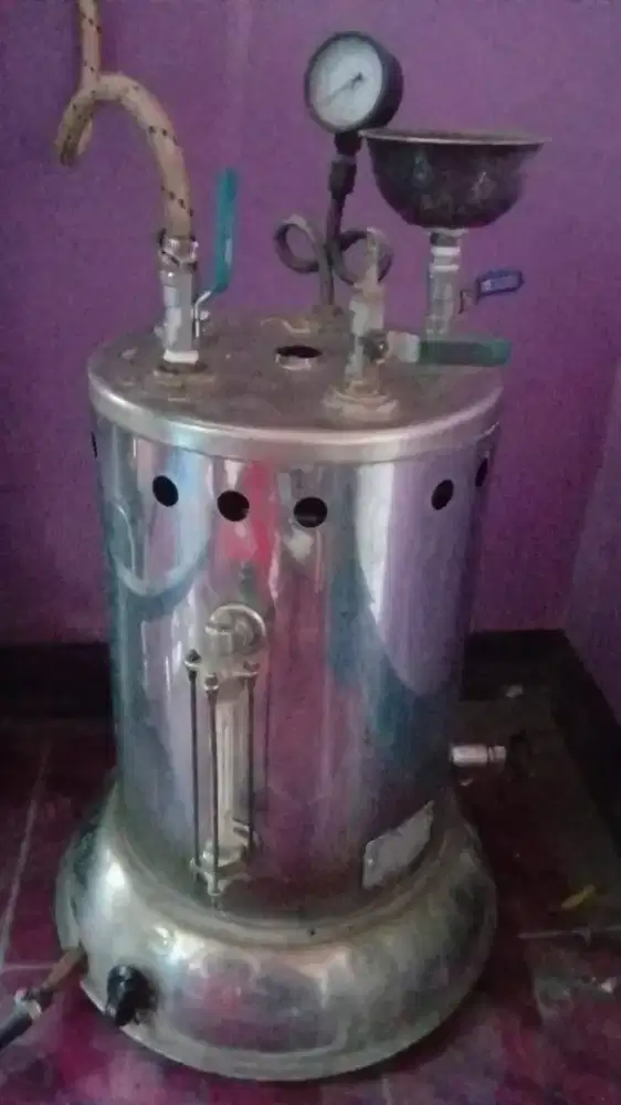 Setrika uap 10 L bekas