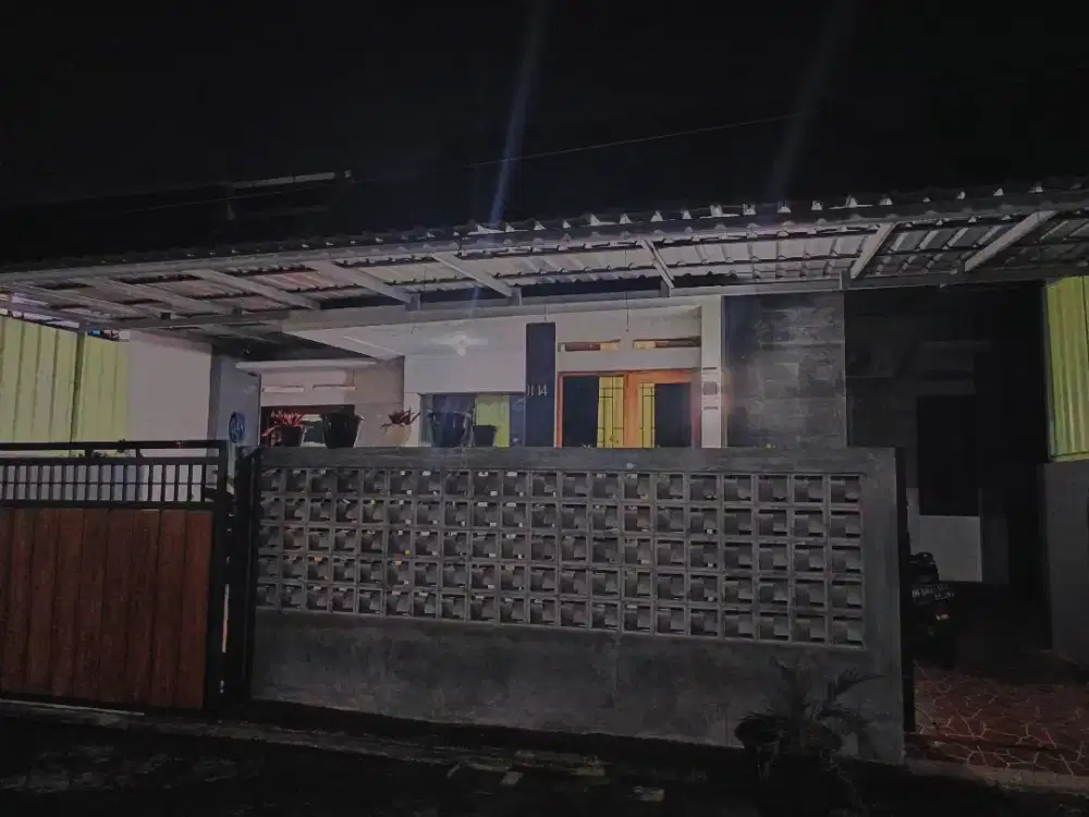 Rumah minimalis di dalam perumahan