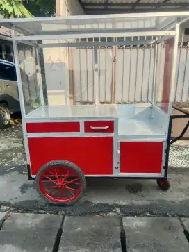 Gerobak alumunium bekas gorengan  ( nego tipis)