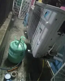 Service AC dan bongkar pasang AC