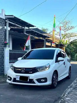 Istimewa Brio RS Matic CVT KM Rendah Tangan Pertama Siap Pakai