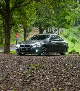 BMW 330i 2015 Bensin