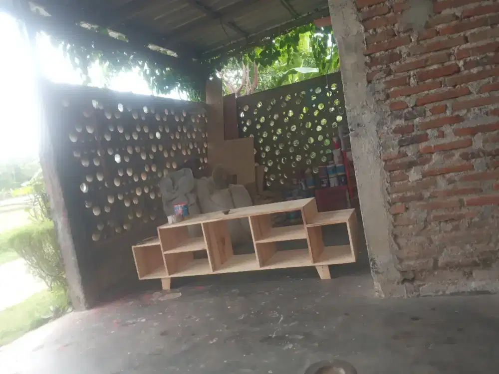 Meja tv minimalis