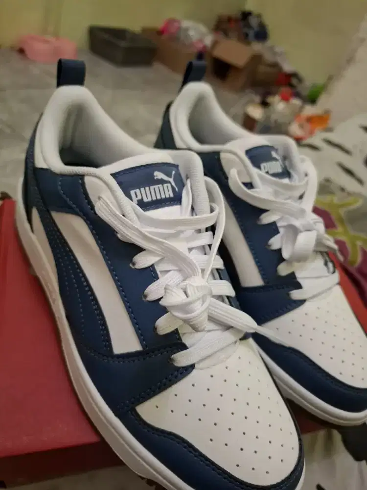 Sepatu Sneakers Puma Rebound V6 Low White Indigo Gum
