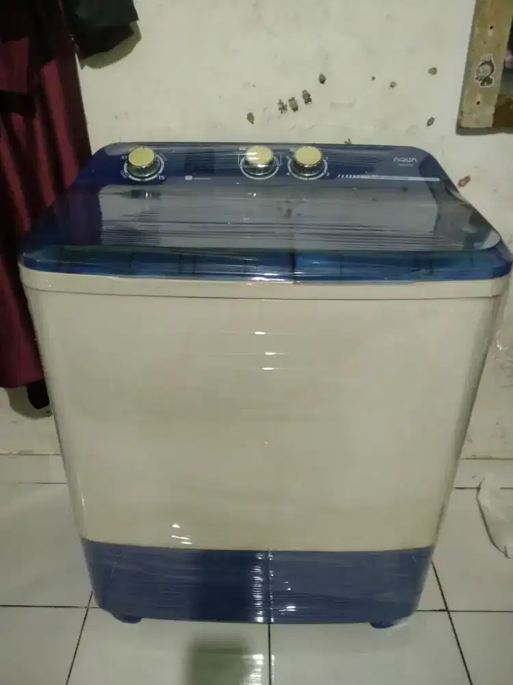 Mesin cuci merk Aqua kap 8kg