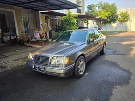 Mercedes-Benz E300 1990 Bensin