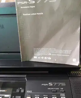 Alat musik ya aha psr s775 USB sampling dos dan tas USB lengkap nota b