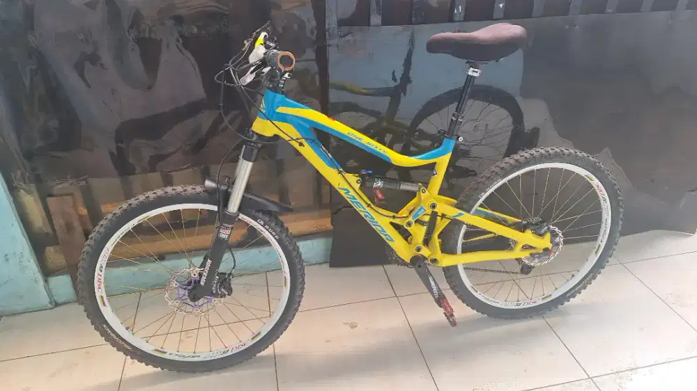 Sepeda MtB Merida one sixty 1000
