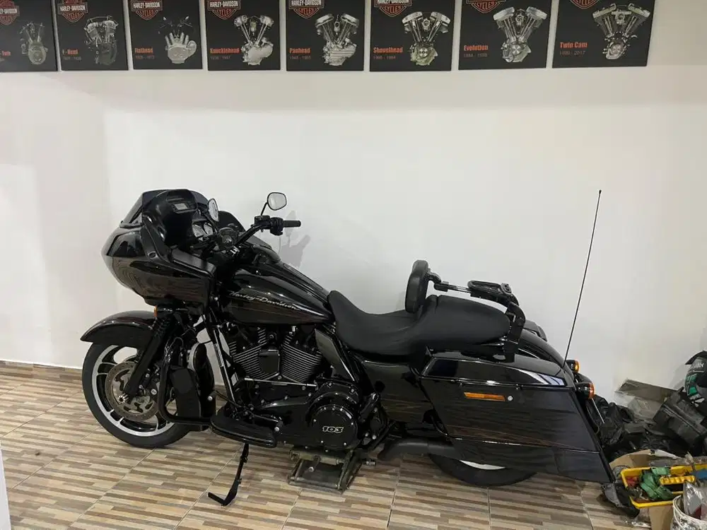 Dijual Harley Davidson Road Glide 2012