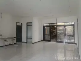 Di Sewa Rumah Siap Huni, Buat Rumah Tinggal/ Kantor