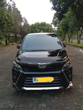 Toyota Voxy 2019 Hitam