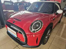 Mini Cooper S Electric 3 Doors 2023 Merah Metalik