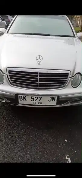 Mercedes-Benz E Class 2004 Bensin