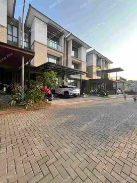 RUMAH MODERN MINIMALIS 3 LANTAI,KONDISI FRESH,DIJUAL SEMI FURNISHED