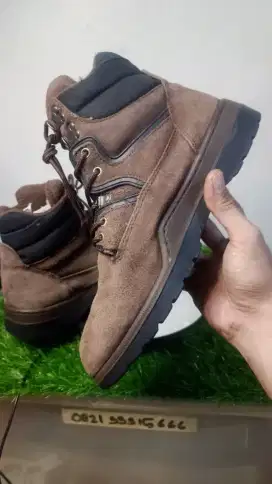 rugged outback hikking boots angkle second best condition Shoes