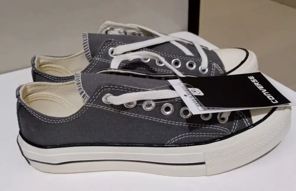 Sepatu Converse low Grey size 39-40
