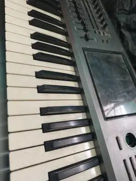 PIANO WORKSTATION YAMAHA GENOS NYALA BOOT LISTRIK OFF ORYGINAL LNKP
