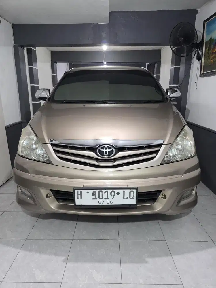 Kijang Innova G Diesel Matic 2010 Coklat