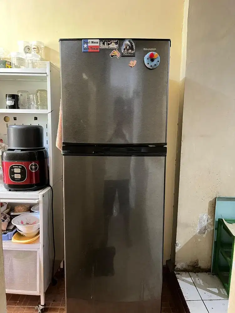 Kulkas 2 pintu Sharp sj316 like new
