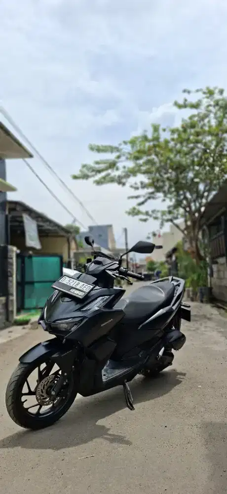 Honda Vario 160cc 2023 
Warna Hitam
Km 30rb an slow going