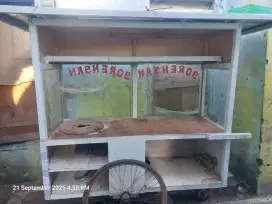 Gerobak bekas jualan
