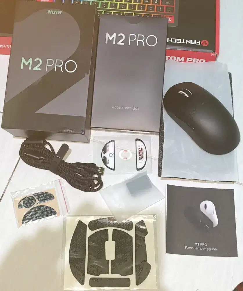 Mouse Noir M2 pro & keyboard Fantech atom pro 63