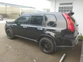 DIJUAL NISSAN X-TRAIL 2.5 ST 2011 AT