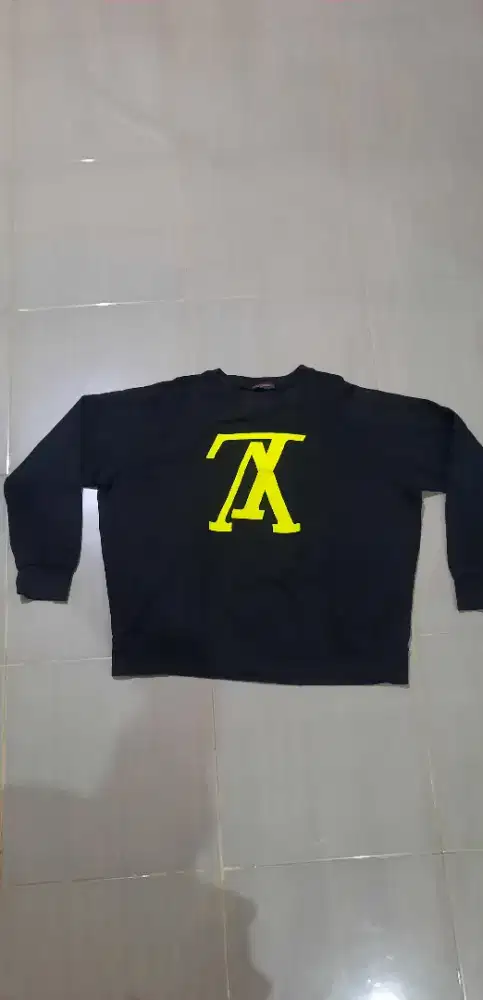 Louis Vuitton Upside Down LV Logo Black Neon Green Sweatshirt Crewneck