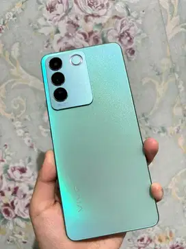 VIVO V27E GREEN