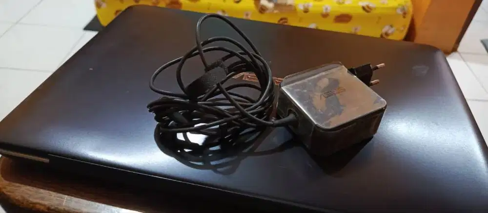 Laptop asus X555b
