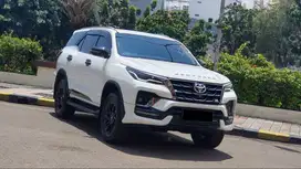 Toyota Fortuner VRZ GR Sport 2.8 AT Putih 2024/2025