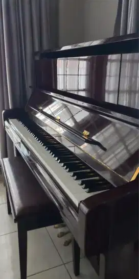Piano U1JPM kondisi sangat bagus