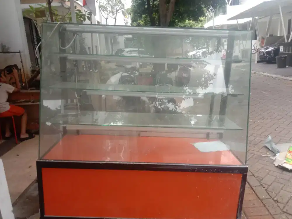 Etalase Kaca Makanan Roti