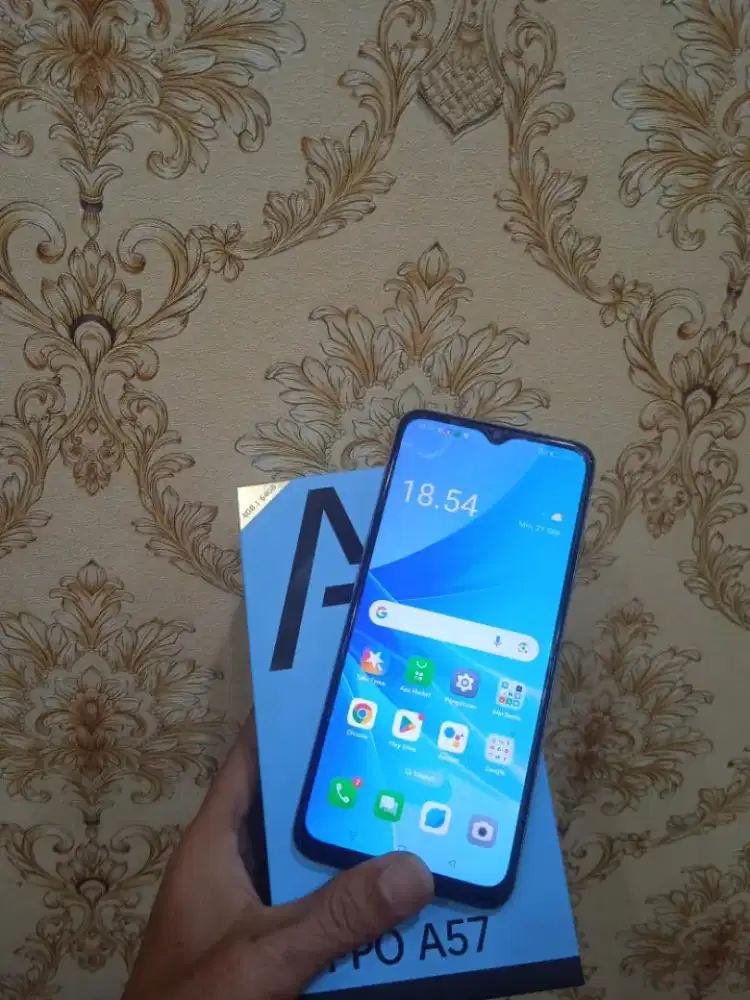 Oppo A57 ram 4/64 normal semuanya msh original semua nya lkp