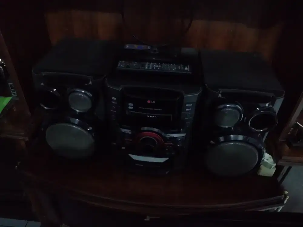 DVD Mini Compo LG Bass Blast-DM5230