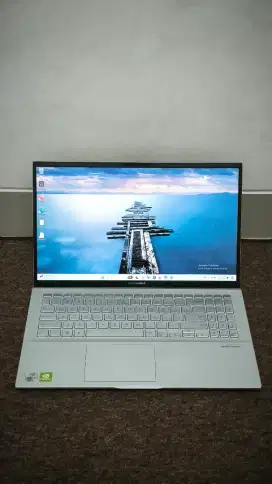 LAPTOP ASUS I7 GEN 10 RAM 16/1TB DUAL VGA