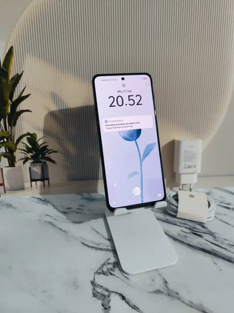 Vivo V29E 5G Ram 8/256 HP dan charger aja muluss