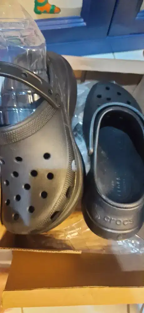 JUAL SANDAL CROCS BLACK