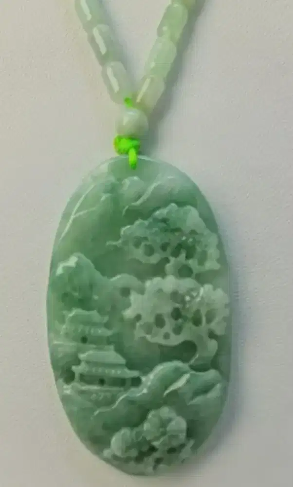 Kalung giok liontin DIY apple green ukir pemandangan ( sansui )